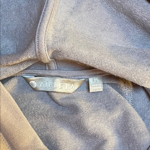 EUC! Athleta Pinnacle Hoodie Soft Dusty Lilac Tulip Cross Over  Hem Thumbholes M - Picture 6 of 7